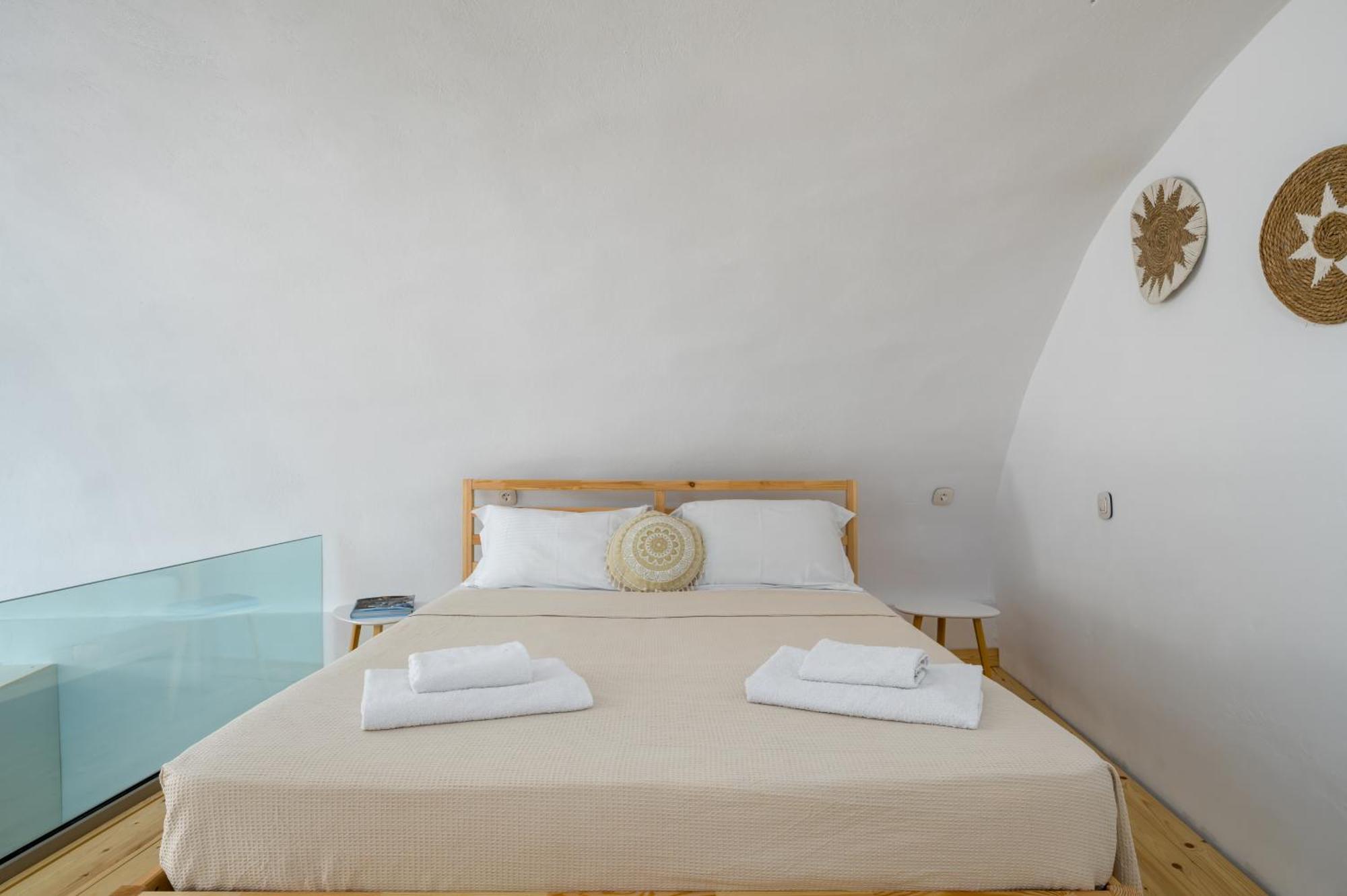Angeleve With Private Jacuzzi Φηρά